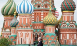 Le président russe Vladimir Poutine lors d'un discours sur la place Rouge pour les commémorations du 9-mai 1945, le 9 mai 2026 à Moscou