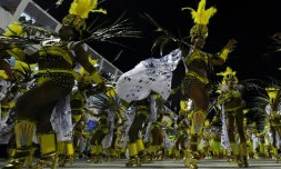 Défilé de l'école de samba Sao Clemente le 27 avril 2017 à Rio de Janeiro 