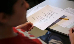 Un élève passe l'épreuve anticipée de mathématiques au baccalauréat, le 12 juin 2026, à Paris