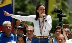 Maria Corina Machado (c), leader de l'opposition vénézuélienne, lors d'un rassemblement à Caracas, le 28 août 2024