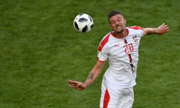 Le milieu de la Serbie Sergej Milinkovic-Savic contrôle le ballon lors du match face au Costa Rica au Mondial, le 17 juin 2018 à Samara