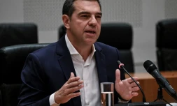 Alexis Tsipras, chef de l'opposition de gauche en Grèce, annonce sa décision de quitter la direction du parti Syriza, le 29 juin 2023 à Athènes