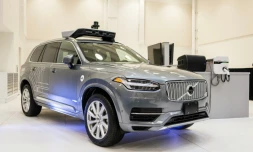 Un modÚle pilote révolutionnaire d'UBER entiÚrement autonome grùce à une machinerie sur le toit