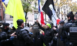 Manifestation à Paris contre la précarité et pour les libertés, le 5 décembre 2020