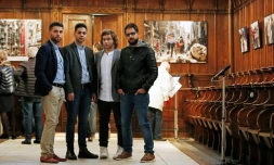 Des photographes syriens travaillant pour l'AFP (De G à D) Zakaria Abdelkafi, Baraa Al-Halabi, Ameer Alhalbi, and Karam al-Massri le 7 octobre 2017 à Bayeux