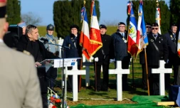 Robert Allard, petit-fils du sergent Fournier, prononce un discours pour l'inhumation de son grand-père à la nécropole nationale de Douaumont dans la Meuse, le 21 février 2018