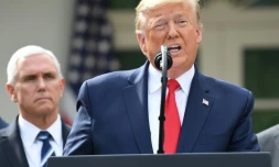 Le président américain Donald Trump s'exprime lors d'une conférence de presse dans les jardins de la Maison Blanche, le 13 mars 2020