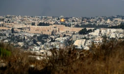 Photographie prise depuis le quartier palestinien de Jabal Moukaber, à Jérusalem-Est, où se trouve la colonie israélienne de Nof Zion, le 25 octobre 2017