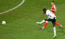 Le milieu de terrain français Paul Pogba face à la Suisse lors de l'Euro, le 19 juin 2016 à Lille