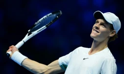 L'Ialien Jannik Sinner vient de se qualifier pour la finale des Masters aux dépens du Russe Daniil Medvedev le 18 novembre 2023 à Turin