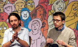 Le chef de Podemos Pablo Iglesias (gauche) et son ami et numéro deux, Inigo Errejon, à Madrid, le 11 mai 2016