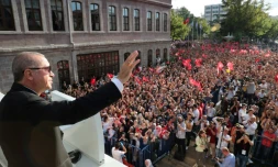 Le président turc Recep Tayyip Erdogan devant ses partisans dans la ville de Trabzon, le 12 août 2018