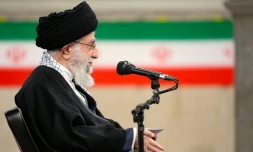 Le guide suprĂȘme iranien Ali Khamenei, sur des images diffusĂ©es par les autoritĂ©s le 7 fĂ©vrier 2021, s'exprime devant les commandants de l'armĂ©e de l'air Ă l'occasion du 42e anniversaire de la RĂ©volution islamique