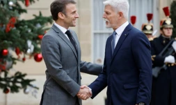 Le président français Emmanuel Macron (G) et son homologue tchÚque Petr Pavel (D) à l'Elysée à Paris, le 20 décembre 2023