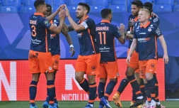 Les joueurs de Montpellier fêtent leur victoire sur Strasbourg à l'issue du match de Ligue 1 à la Mosson, le 22 novembre 2020
