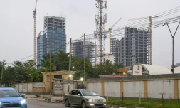 Le chantier de construction d'un complexe financier Ă Kinshasa, le 5 octobre 2023 en RDC