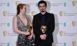 L'actrice américaine Emma Stone et le réalisteur de 'La La Land' Damien Chazelle le 012 février 2017 à Londres