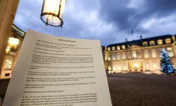 la "Lettre aux Français" écrite par le président Emmanuel Macron, le 14 janvier 2019 à l'Elysée, à Paris
