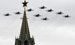 Parade aérienne de l'aviation russe au-dessus de Moscou, le 9 mai 2020, pour célébrer les 75 ans de la victoire sur l'Allemagne nazie
