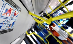 Un autocollant dans un bus à Madrid, le 15 juin 2017