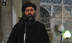 Capture d'écran d'une vidéo de propagande d'al-Furqan Media montrant le chef du groupe État islamique (EI), Abou Bakr al-Baghdadi, le 5 jullet 2014.