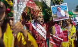 Devins, médiums et sorciers participent aux cortÚges pour dénoncer le coup d'Etat militaire à Rangoun, le 14 février 2021