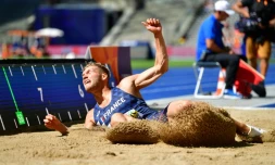 Le Français Kevin Mayer au saut en longueur du décathlon aux Championnats d'Europe d'athlétisme, le 7 août 2018 à Berlin