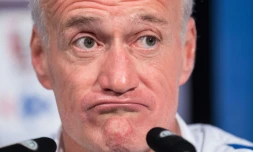 Le sélectionneur de l'équipe de France, Didier Deschamps, lors d'une conférence de presse à la veille d'un match amical contre l'Allemagne, à Cologne, le 13 novembre 2017