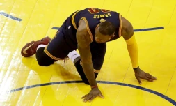 LeBron James, le 2 juin 2016 à Oakland lors du premier match de la finale NBA entre Golden State et les Cleveland Cavaliers du "King" James