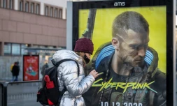 Une affiche pour Cyberpunk 2077 avant le lancement du jeu, le 4 décembre 2020 à Varsovie
