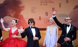 (g-d) L'actrice britannique Hayley Atwell, l'acteur américain Tom Cruise, l'actrice française Pom Klementieff et l'acteur britannique Simon Pegg arrivent pour la projection du film "Mission: Impossible- The Final Reckoning" au 78 Festival de Cannes, le 14 mai 2025