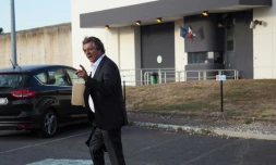 L'avocat de Jean-Claude Romand, Jean-Louis Abad, à son arrivée mardi au tribunal d'application des peines (TAP) à Saint-Maur