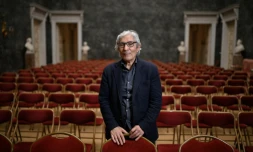 L'écrivain franco-algérien Boualem Sansal pose avant une interview au Palais des Académies à Bruxelles, le 24 avril 2026