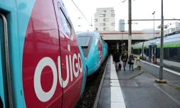 le trafic SNCF devait rester trÚs perturbé samedi, au premier jour des vacances scolaires, direction et syndicats n'ayant pas trouvé de compromis pouvant inciter les conducteurs et contrÎleurs à lever leur droit de retrait