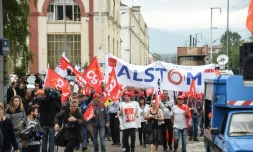 Manifestation de salariés d'Alstom devant le siÚge de la société le 15 septembre 2016 à Belfort