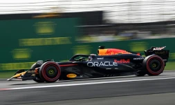 La Red Bull pilotée par le Néerlandais Max Verstappen durant les qualifications du GP de Chine de F1 le 20 avril 2024 à Shanghai