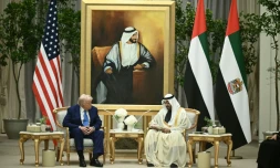 Le président américain Donald Trump et son homologue émirati cheikh Mohamed ben Zayed, le 15 mai 2025 à Abou Dhabi
