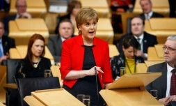 La Première ministre écossaise Nicola Sturgeon le 21 mars 2017  devant le Parlement à Edimburg