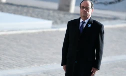 François Hollande sous l'Arc de Triomphe le 11 novembre 2016 à Paris 