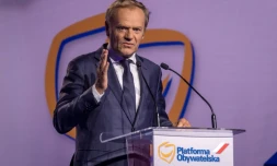 Donald Tusk a pris la tête du parti d'opposition civique en Pologne,  et s'exprime lors d'une réunon de ce parti, le 3 juillet 2021 à Varsovie
