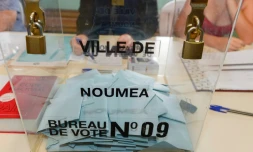 PrÚs de 175.000 électeurs de l'archipel français depuis 1853, devront dire dimanche s'ils veulent "que la Nouvelle-Calédonie accÚde à la pleine souveraineté et devienne indépendante"