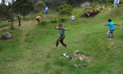 Transversale du Coeur 2010 -
Chasse aux oeufs de Pâques dimanche 4 avril 2010
(Photo : 3 Salazes)