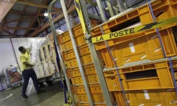 La poste plateforme aéroportuaire à Gillot