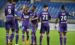 Les Toulousains se congratulent après un but de Max-Alain Gradel contre l'AC Ajaccio, le 23 mai 2018 à Montpellier