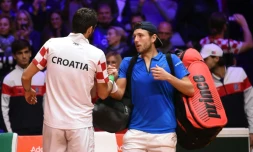 Lucas Pouille battue par Marin Cilic lors de la défaite de la France en finale de Coupe Davis à Villeneuve-d'Ascq le 25 novembre 2018