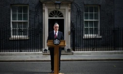 Le Premier ministre britannique Keir Starmer annonce sa démission devant le 10 Downing Street, le 22 juin 2026 à Londres