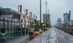 Wynyard Quarter, un quartier de bars et restaurants normalement bondés, déserté le 15 février 2021 alors qu'Auckland est soumis à un confinement