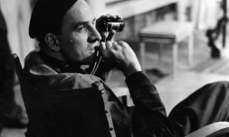 Le cinéaste suédois Ingmar Bergman lors d'un tournage au début des années 1960