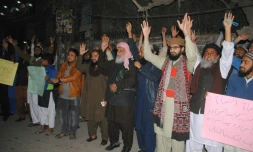 Des militants du parti islamiste Tehreek-e-Labaik Pakistan (TLP) manifestent contre la décision de la Cour suprême en faveur d'Asia Bibi, le 29 janvier 2019 à Hyderabad