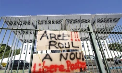 Rassemblement à la Région des enseignants mutés en métropole